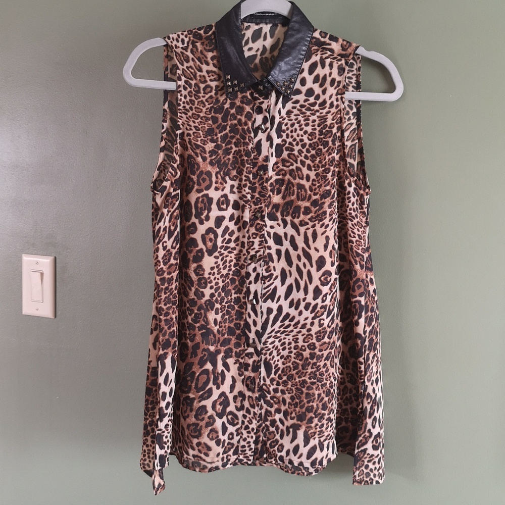 William Rast Sleeveless Sheer Cheetah Print Studded Faux Leather Collar Sz M